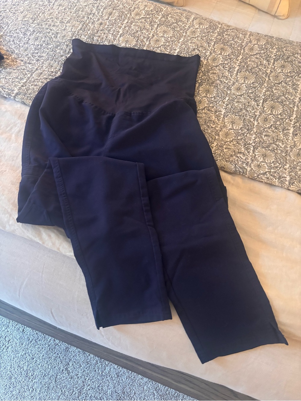 Figs Women's Navy maternity pants, size small tall